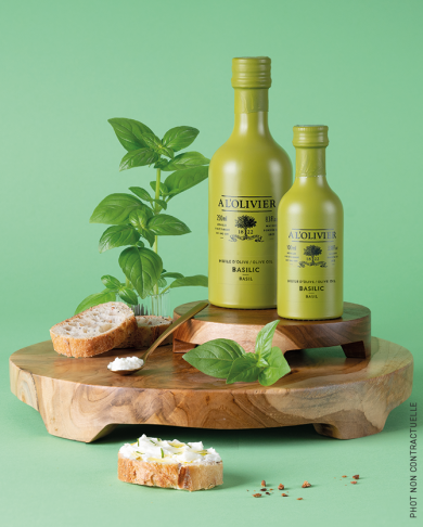Basil aromatic olive oil
