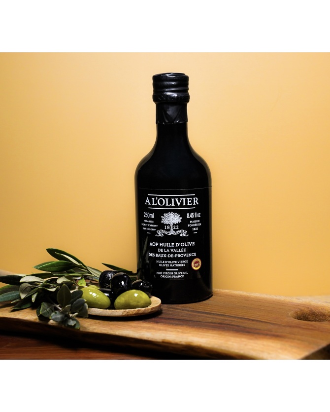 huile d'olive vierge de la vallée des baux-de-provence olives maturées aop